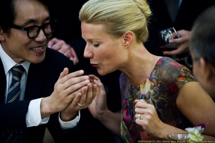 nakaza_gwyneth_paltrow_as_beth_emhoff_2