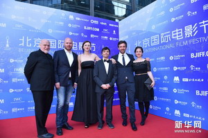 DETI peking po premiere resize