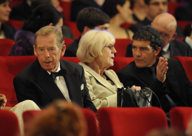 vyhlaseni-cen-festivalu-vaclav-havel-eva-zaoralova-a-antonio-banderas_resize